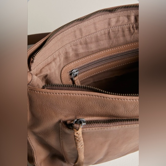 ▪️NWT Free People Dixon Crossbody in Desert Taupe - Picture 6 of 12